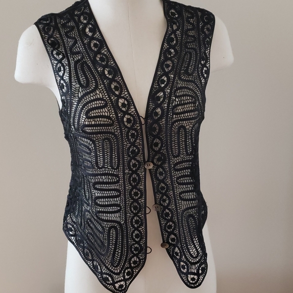 KENAR by Ann Tjian crochet vest - Picture 1 of 4